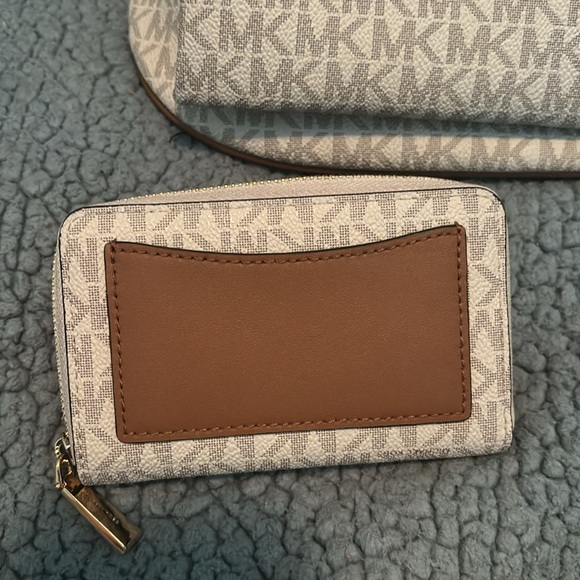 MK fanny bag and wallet set! - Picture 4 of 16